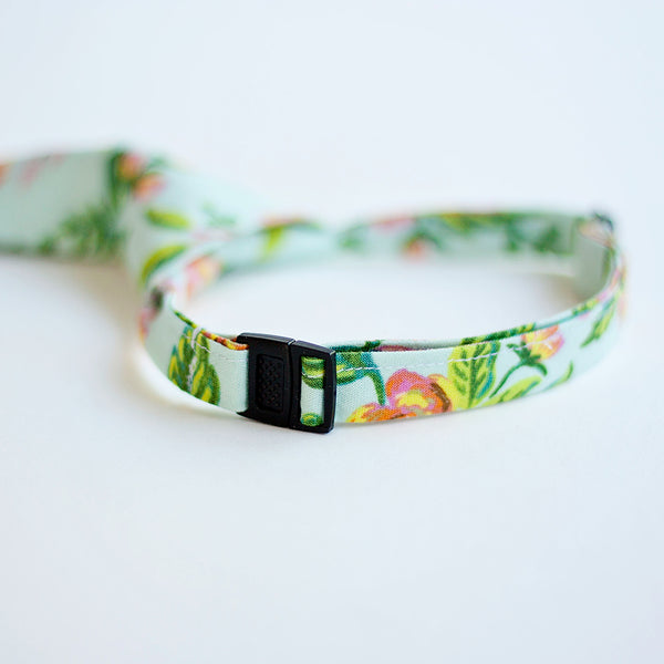 Boy's Necktie / Rosa In Forest