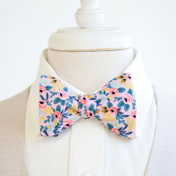 Men's Freestyle Self-Tie Bow Tie / Rosa In Violet