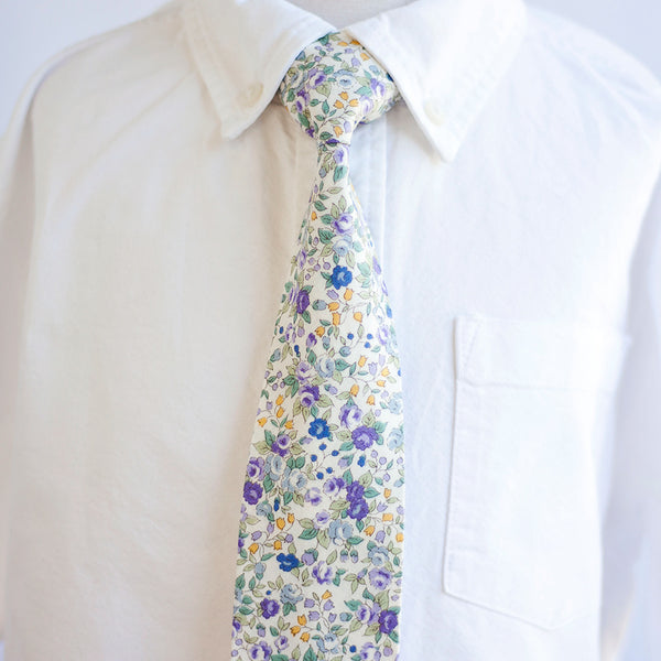Boy's Necktie / Blossoms In Purple