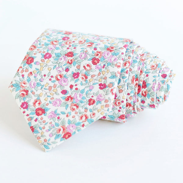 Men's Pocket Square / Blossoms In Red