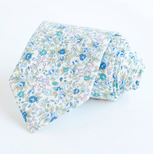 Men's Necktie / Blossoms In Blue