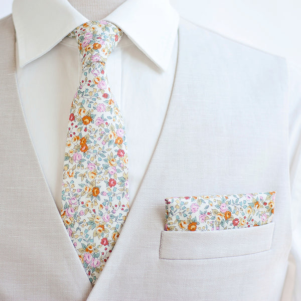 Men's Pocket Square / Blossoms In Yellow