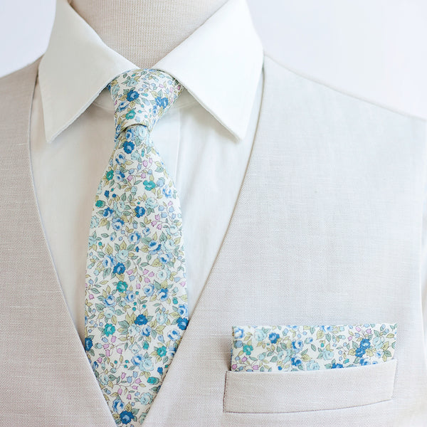 Men's Freestyle Self-Tie Bow Tie / Blossoms In Blue