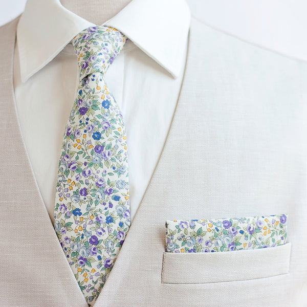 Men's Pre-Tied Bow Tie / Blossoms In Purple