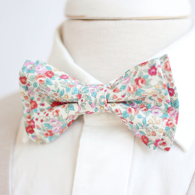 Men's Pre-Tied Bow Tie / Blossoms In Red