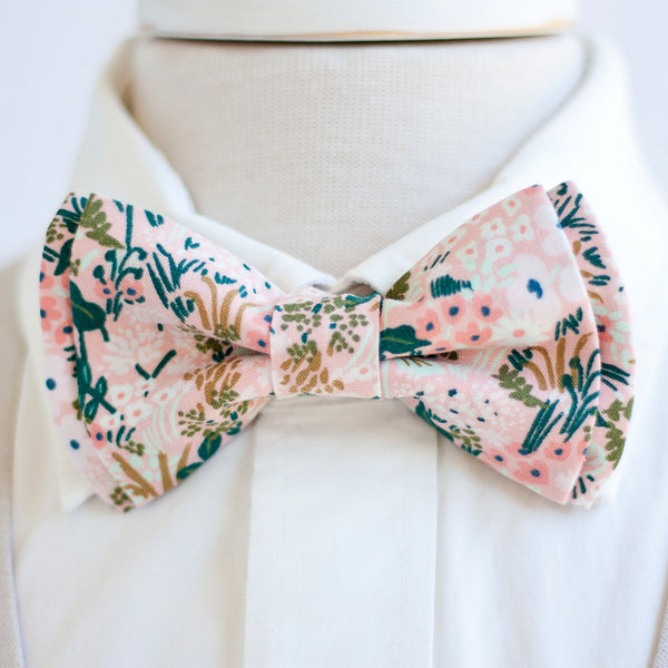 Men's Pre-Tied Bow Tie / Meadow In Pink