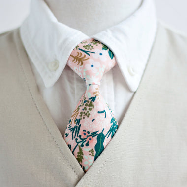 Boy's Necktie / Meadow In Pink