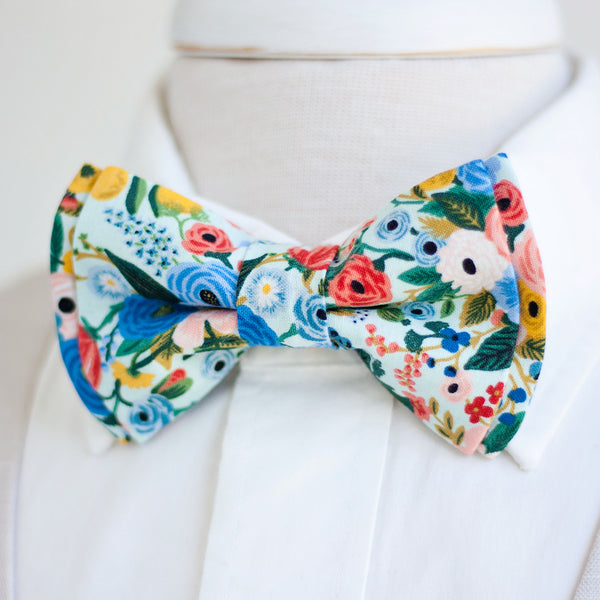 Men's Necktie / Petite Garden Party In Blue