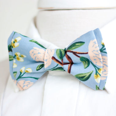 Men's Pre-Tied Bow Tie / Peonies In Dusty Blue