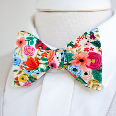 Men's Freestyle Self-Tie Bow Tie / Petite Garden Party In Cream