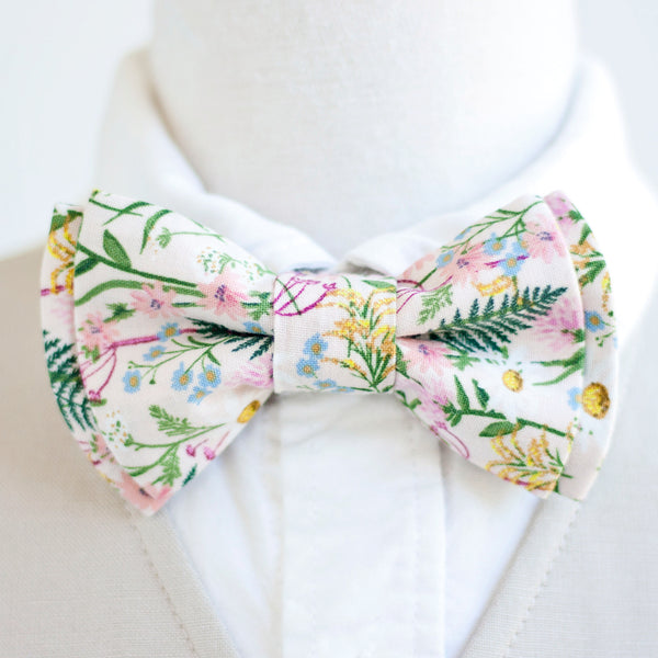 Boy's Necktie / Wildflowers In Pink