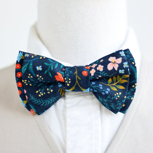 Boy's Necktie / Navy Metallic Floral