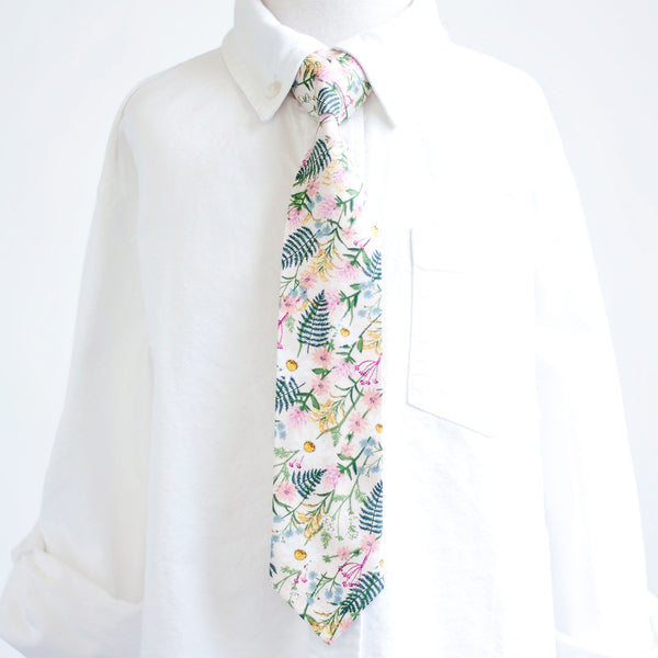 Boy's Bow Tie / Wildflowers In Pink