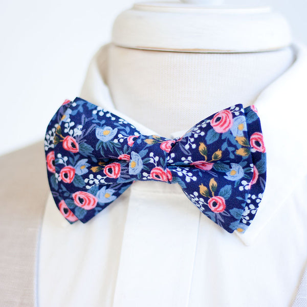 Men's Freestyle Self-Tie Bow Tie / Rosa In Navy